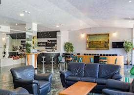 Hotel Plaza con piscina 3
