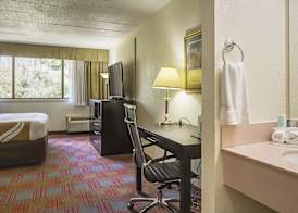 Quality Inn & Suites Altoona 4