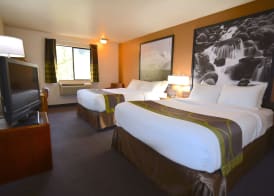 Super 8 by Wyndham Port Angeles at Olympic National Park 4