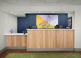 Spark by Hilton Tampa Brandon 4