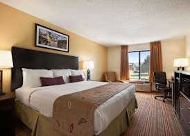 Ramada by Wyndham Wisconsin Dells I-90 4