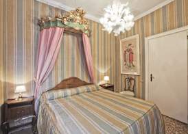 Palazzetto San Lio, Rialto 5