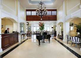 Inn at Pelican Bay 4