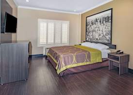 Super 8 by Wyndham North Hollywood 3