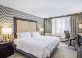 Holiday Inn & Suites PARSIPPANY FAIRFIELD by IHG 4