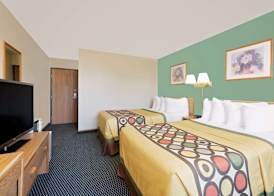 Super 8 by Wyndham Marshall 3