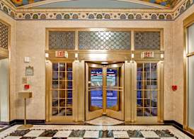 Hampton Inn and Suites Cincinnati - Downtown 5