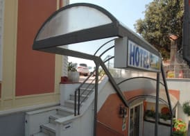 Hotel Baia Del Sorriso 2
