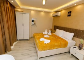 Venus Pyramids Inn - Top Roof Access W Free Break Fast 2