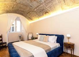 Historic Apt - Wifi - Ac - Top Location - Walk Everywhere 5