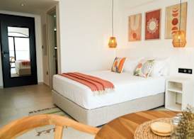 Sirena Bay Beach House and Luxury Suites 5