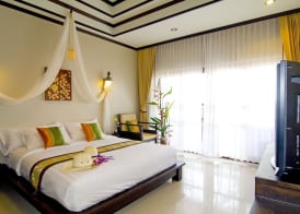 Kanok Buri Resort 4