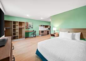 ECHO Suites Extended Stay by Wyndham Reno 5