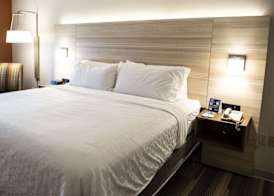 Holiday Inn Express & Suites SEDALIA by IHG 3