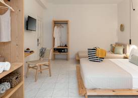 Capella Skiathos, Town 5
