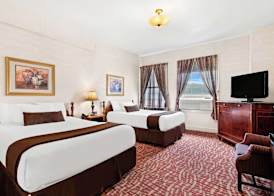 Genetti Hotel, SureStay Collection by Best Western 3