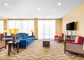 Comfort Suites Orlando Airport 3