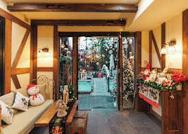 Le Charcoa Hotel 2