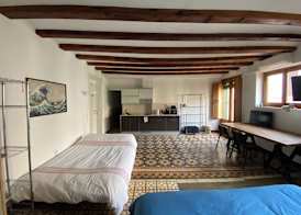 Lovely 2-bed Apartment in Barcelonas Best Location 4