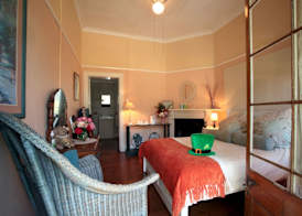 Shamrock Arms Guest Lodge 2