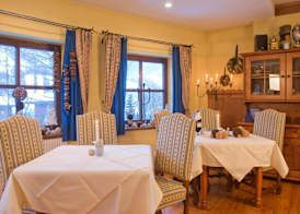 Hotel Unterbrunn Apartments & Gästehaus 4