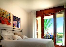 Chianti Village - Free Parking & Pool 4