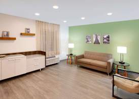 WoodSpring Suites Bakersfield East 3