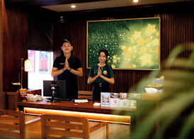 Fourteen Roses Beach Hotel 4
