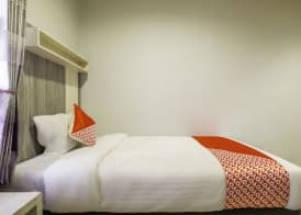 Karins Guesthouse Syariah RedPartner 4