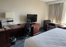 Ramada by Wyndham Cleveland Independence 5