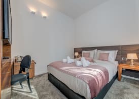 Starlight Luxury Suites 5