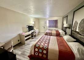 Super 8 by Wyndham Athens TX 3