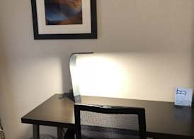 Holiday Inn Express METROPOLIS by IHG 5