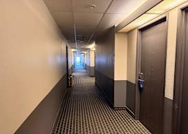 Super 8 by Wyndham Windsor 5