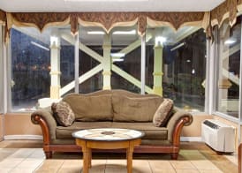 Days Inn by Wyndham Knoxville West 2