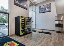 Super 8 by Wyndham Melbourne 4