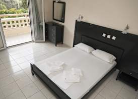 SUNSET APARTMENTS 5