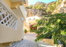 Kyra Panagia Hotel 3