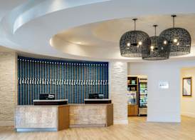 Delta Hotels by MarriottTM Jacksonville Deerwood 4