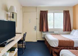Days Inn by Wyndham New Philadelphia 5