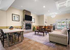 La Quinta Inn & Suites by Wyndham Stonington-Mystic Area 2