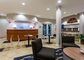 Microtel Inn & Suites by Wyndham Port Charlotte Punta Gorda 2