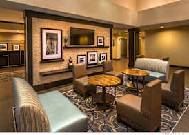 Hampton Inn & Suites Reno 3