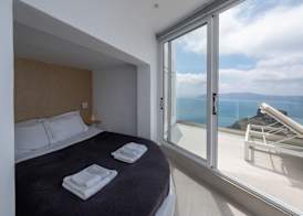 Anemos Cave Suites 3
