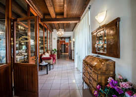 Hotel Johnson 5