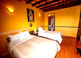 Yabar Hotel Plaza 5