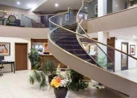 Ramada by Wyndham Bettendorf 2