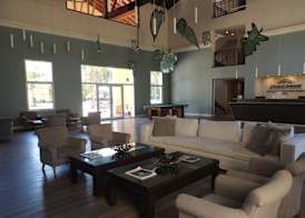 Howard Johnson by Wyndham Resort Pilar 2