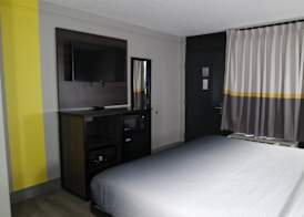 Super 8 by Wyndham Savannah 3