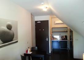 Bar-Bistro-Hotel DOK 4